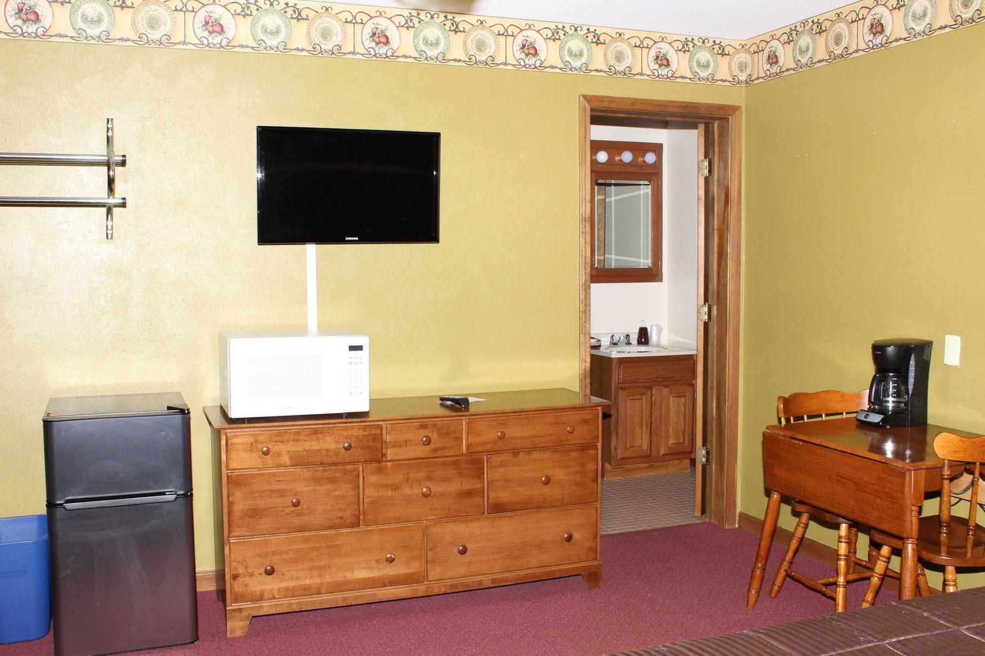 Blue Spruce Motel Massena Kültér fotó
