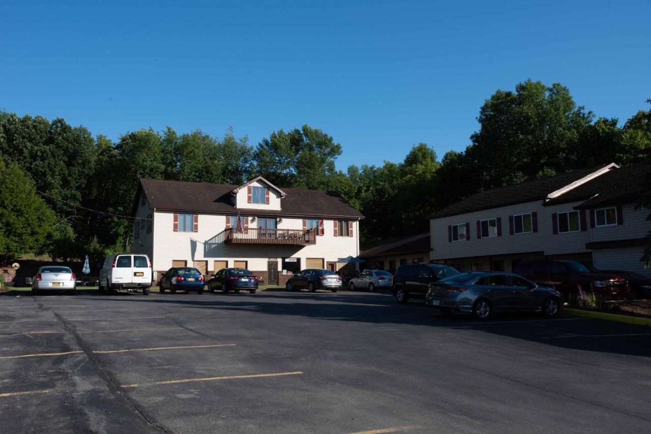 Blue Spruce Motel Massena Kültér fotó